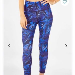 NWT Fabletics Maddie Ziegler Flutter Leggings